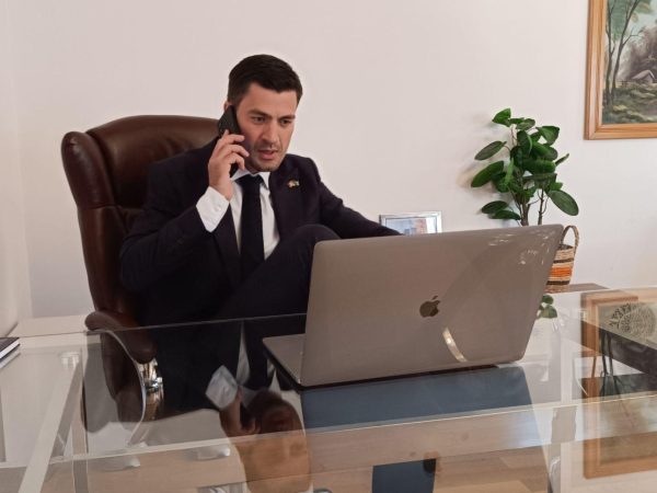 Mihai Popa, Reprezentant Vânzări, EkoGroup – Cum controlezi imaginea ta în Google: articole multiple în trustul EkoGroup pentru reputație digitală impecabilă